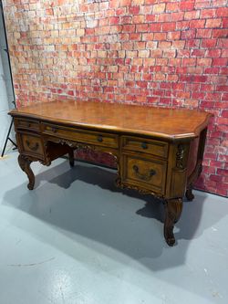 FREE DELIVERY - Desk