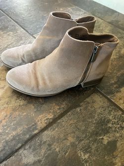 Girls boots size 5