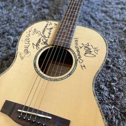 Takamine New Yorker Signed By 4 Artist 