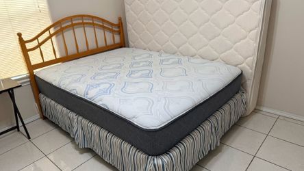 Queen size bed complete