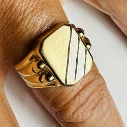 18K Gold Men’s Ring – Size 7 – 5.15g ✨