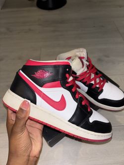 Air Jordan 1 Mids