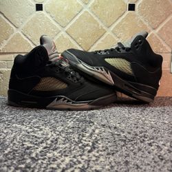 -Jordan 5 “Black Metallics” -Size 11M -Og all -Used -Icy bottoms ❄️ 