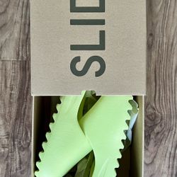 Yeezy Slide 