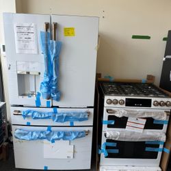 Kitchen Café Refrigerator 4-Door, Gas Stove Double Oven & Dishwasher 