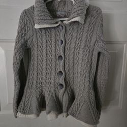 Bundle Cute Size 6 for girl 2 jacket 
From Smoke free and pet Free home
Brands: Gray and white (Tahari)
Pink Leapord (BCBG IRLS)
Great for school and 