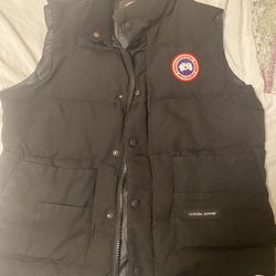 Canada Goose Vest Size Medium