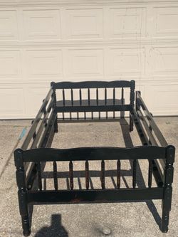 Black Kids bed in good condition.. delivery is available