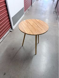 3 Legged Dainty Wood Table