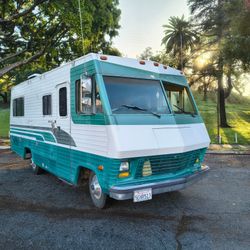 1984 Winnebago Chieftain