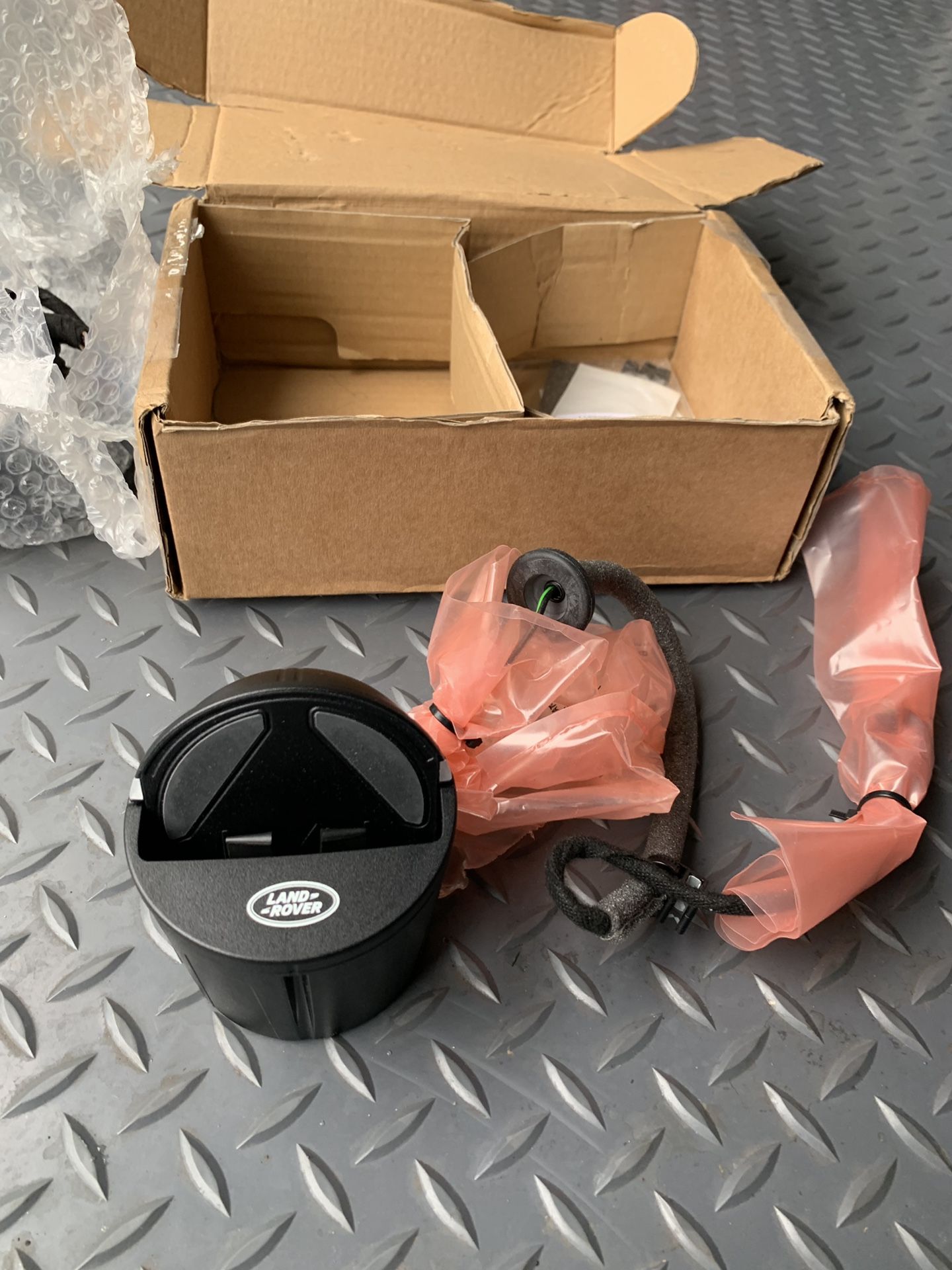Land Rover Discovery 5 wireless charger for iPhone