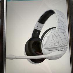 NUBWO G08 Wireless Gaming Headset with Crystal-Clear Microphone for PS5, PS4, PC, and Switch, 100-Hr Battery, Ergonomic Design (White) @M2