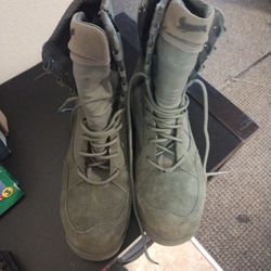 Size 9 Women's Danners Boots 