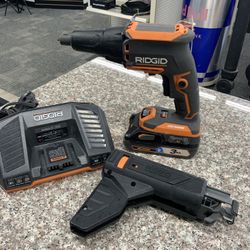 RIDGID 18V Brushless Cordless Drywall Screwdriver with Collated Attachment, Battery And Charger 