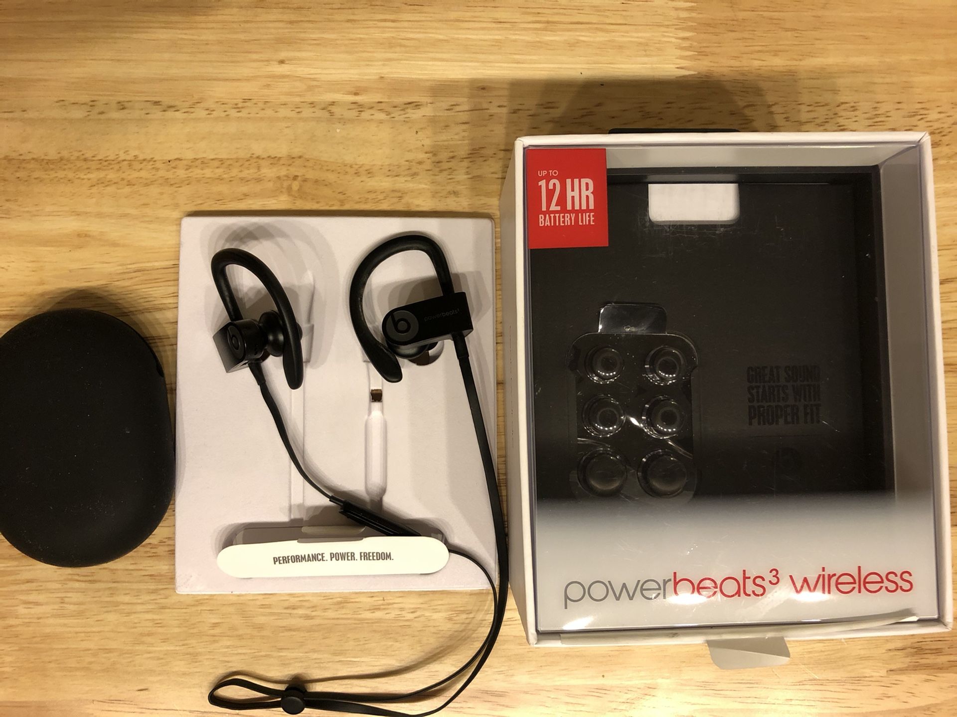 Power beats - wireless earbuds