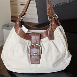 Coach BNWT Lynn Hobo Purse