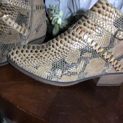 Pierre Dumas Snake Skin Womens Boots 