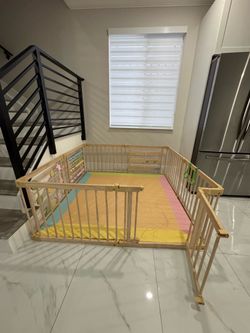 Wooden playpen with mat 63 x 63