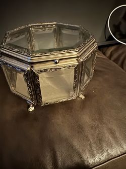 Jewelry box asking 40
