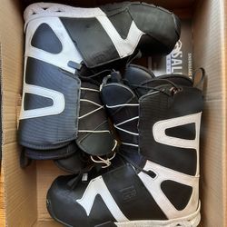 Salomon Boots 10