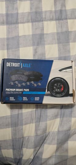 Detroit Axle Premium Carbon-Fiber Ceramic Brake Pads