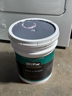 5 Gallon Paint Dark Gray / Gris Oscuro Behr Premium Plus Exterior Semi-Gloss