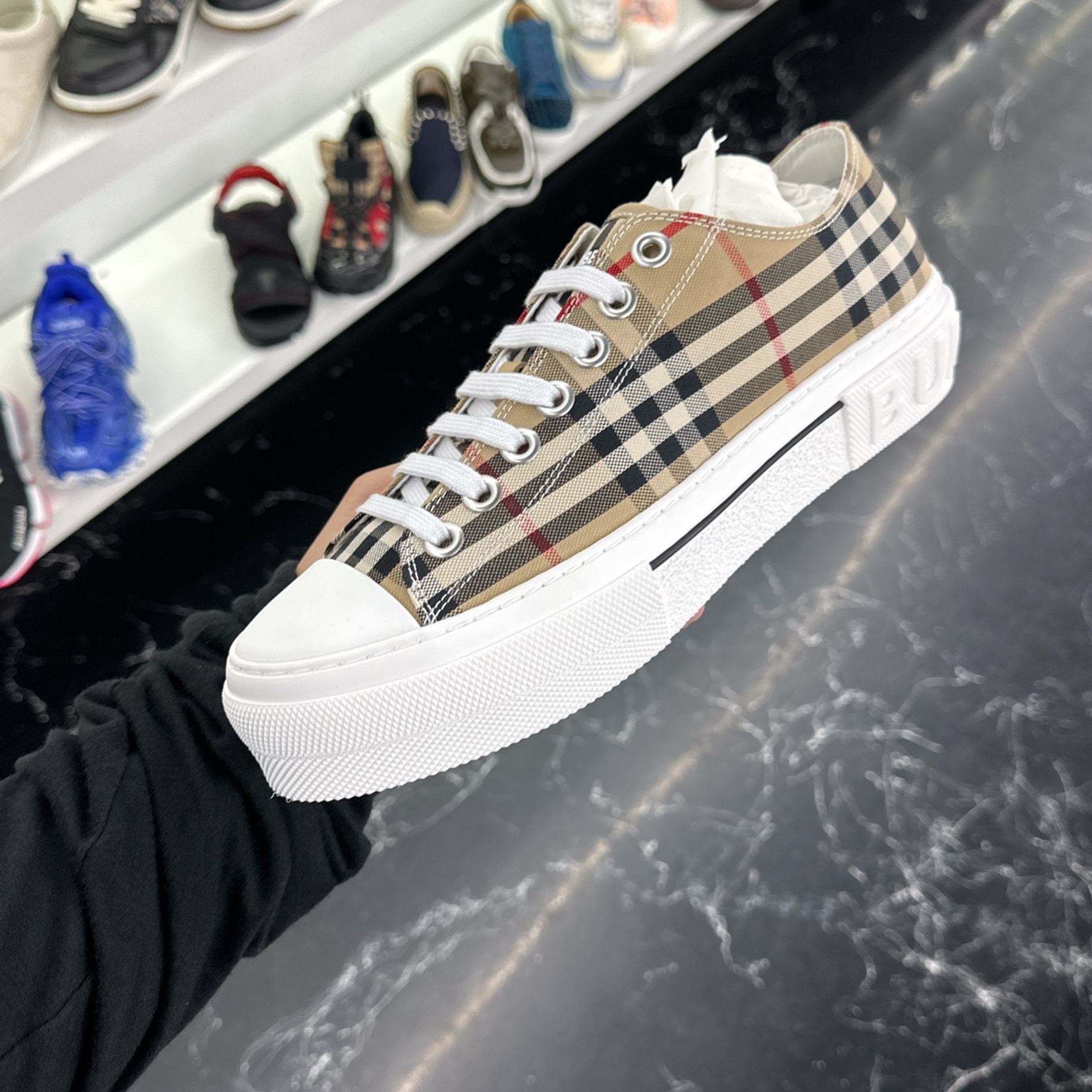 Burberry Sneakers 41 8 New 