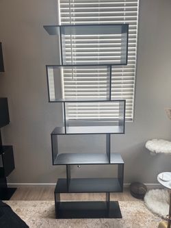 2 Bookshelves