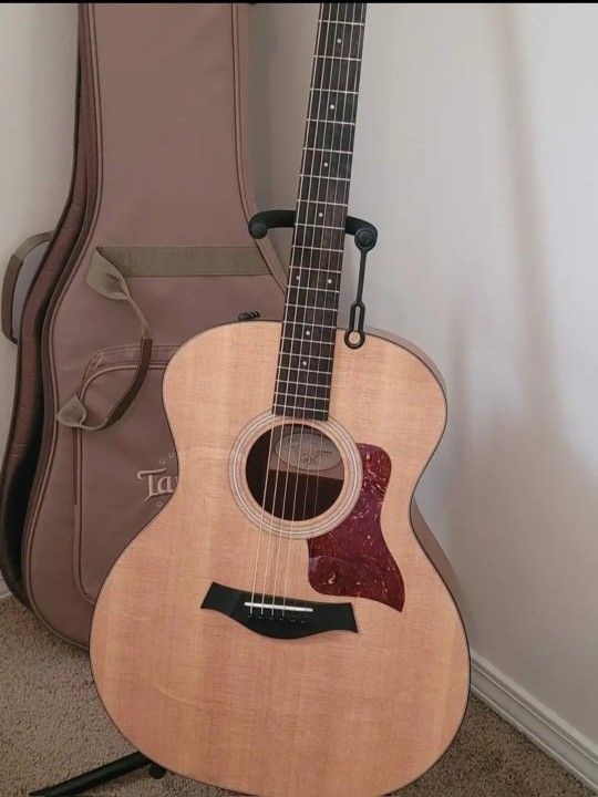 Taylor 114 Acoustic Electric Guitar