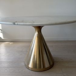 West Elm Silhouette Pedestal Marble Round Dining Table (48")