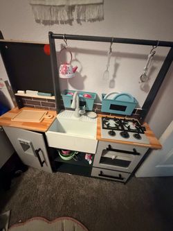 Kitchen play