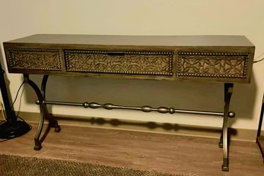 TV STAND/CONSOLE TABLE