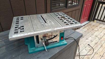Makita Table Saw - 8 1/4" 12A