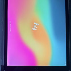 iPad Pro 12.9” (2nd Gen) w Keyboard Case & Apple Pencil - 256GB – Great Condition – Works Perfectly