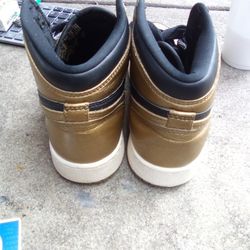 Size 5.5 Jordan 1s