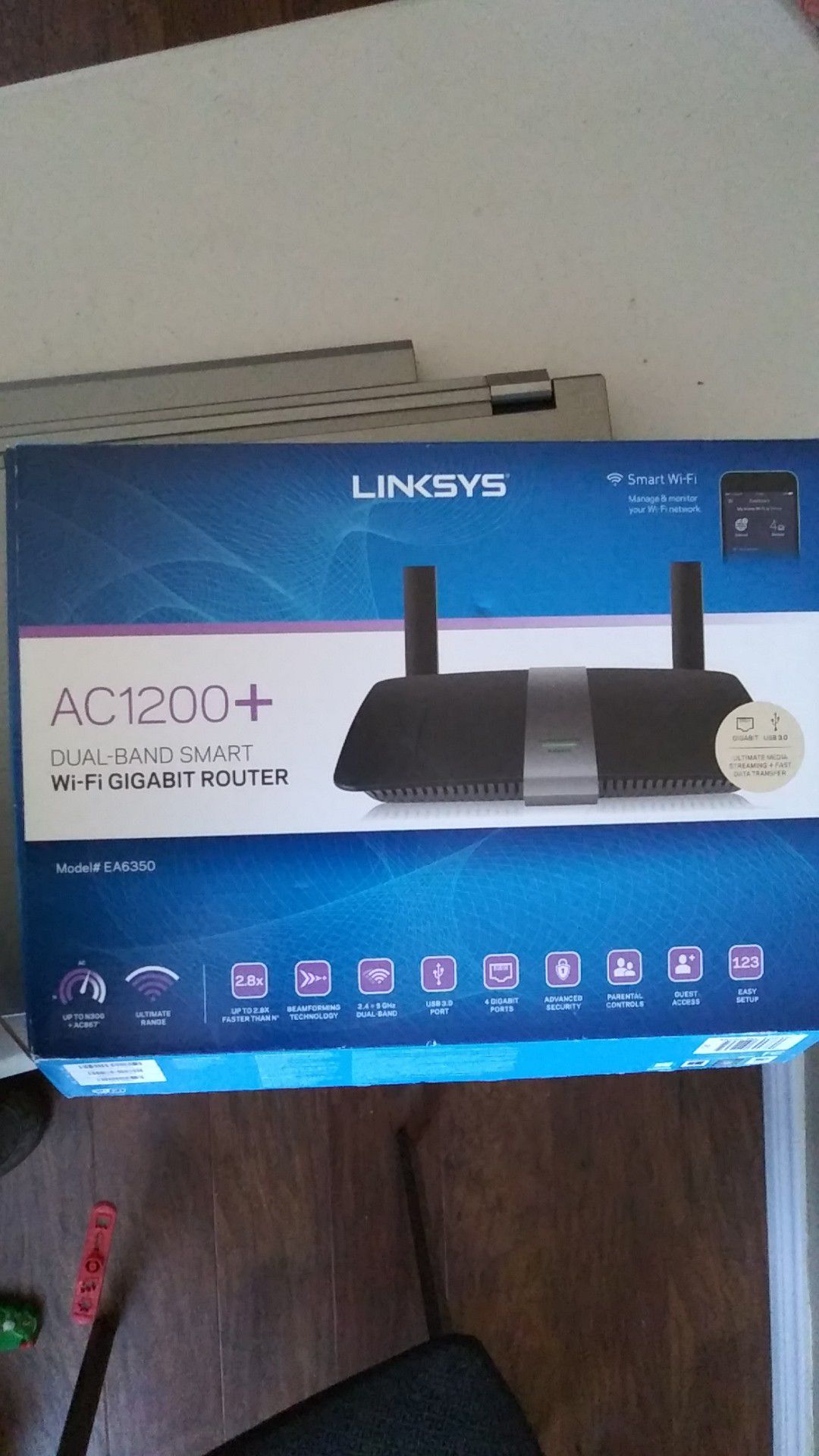 Like New Linksys AC1200+ Dual-brand smart wifi gigabit router