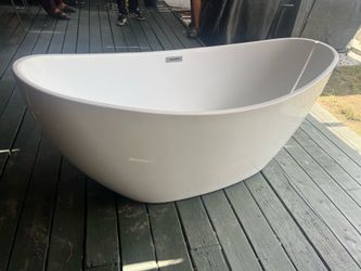 66” stand alone bathtub