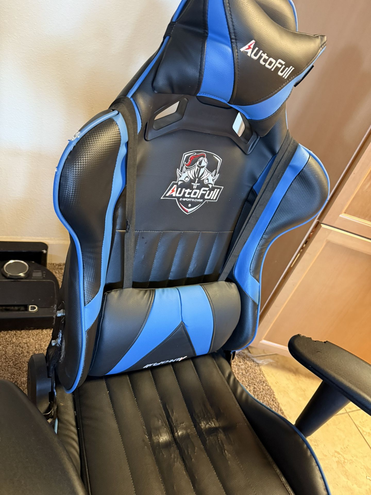gaming chair blue and black combo color