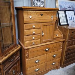 CHARMING DRESSER 