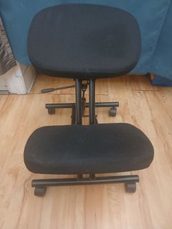 Kneeling chair