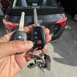Llaves De Autos / Car Keys And Remotes