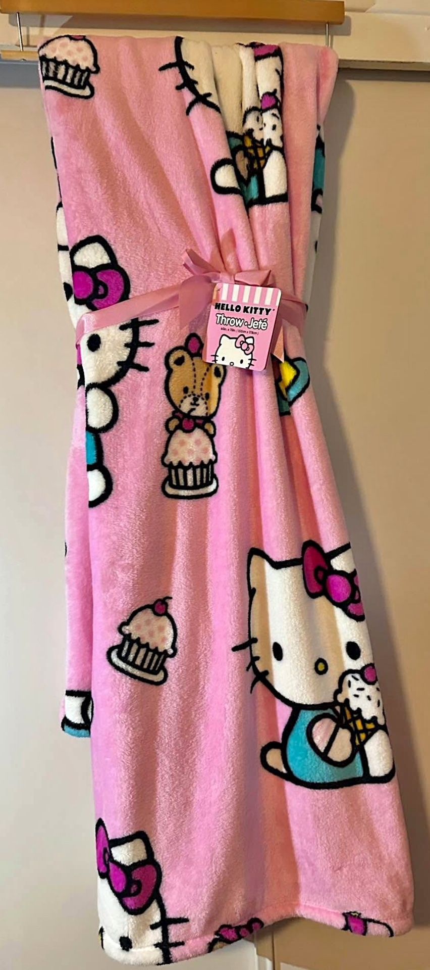Hello Kitty Blanket