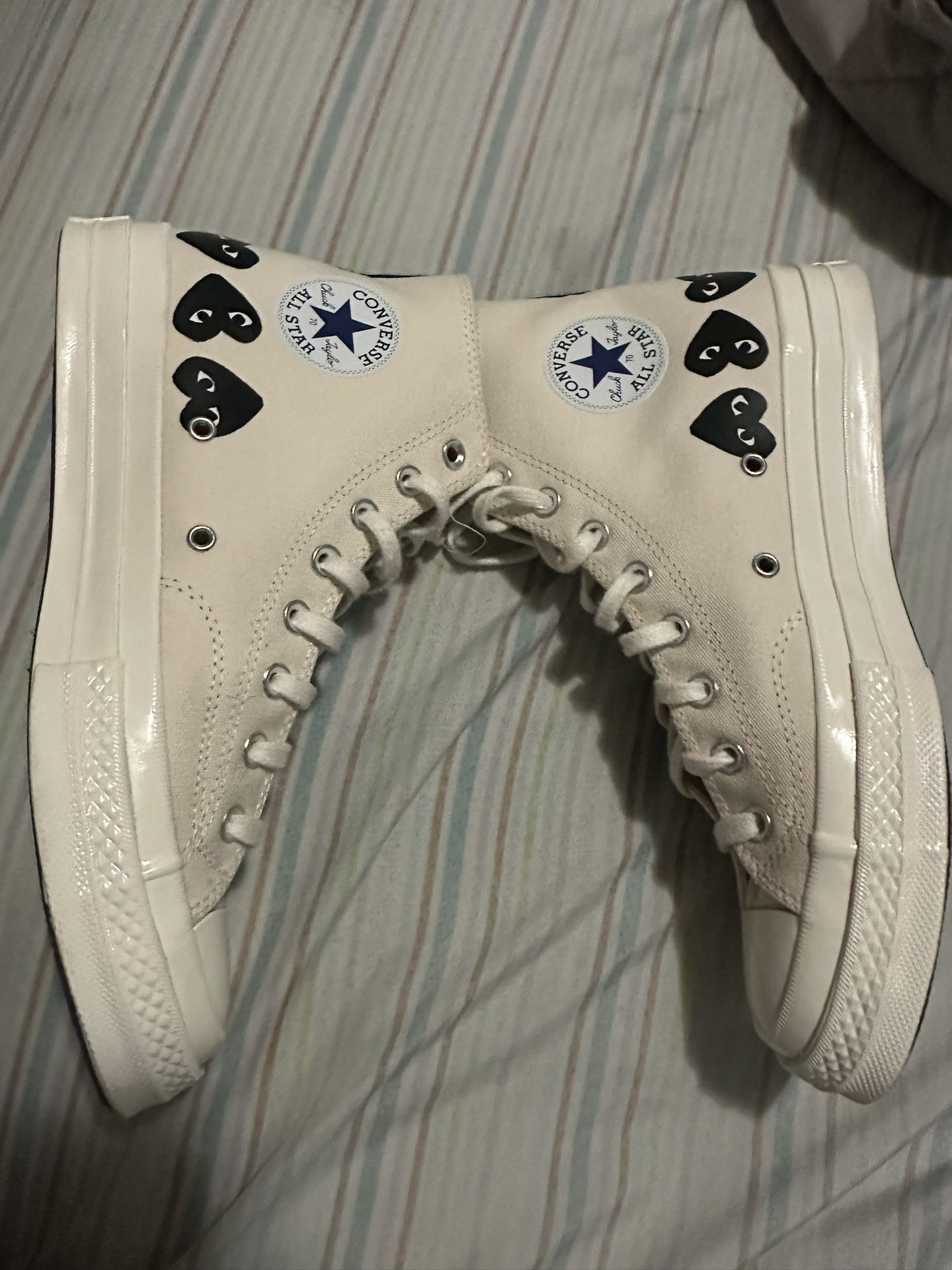 Converse CDG MENS SIZE 9 BRAND NEW(never Worn)
