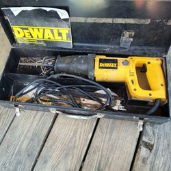 DeWalt Saw 