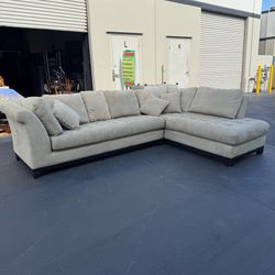 Robinson & Robinson  2 Piece Large Sectional Sofa Clean and Good Condition
