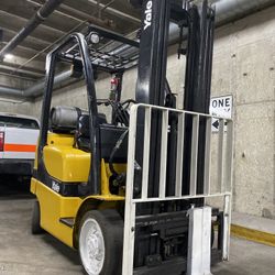 YALE forklift for sale 5500 lb 3 Stage Side Shift 