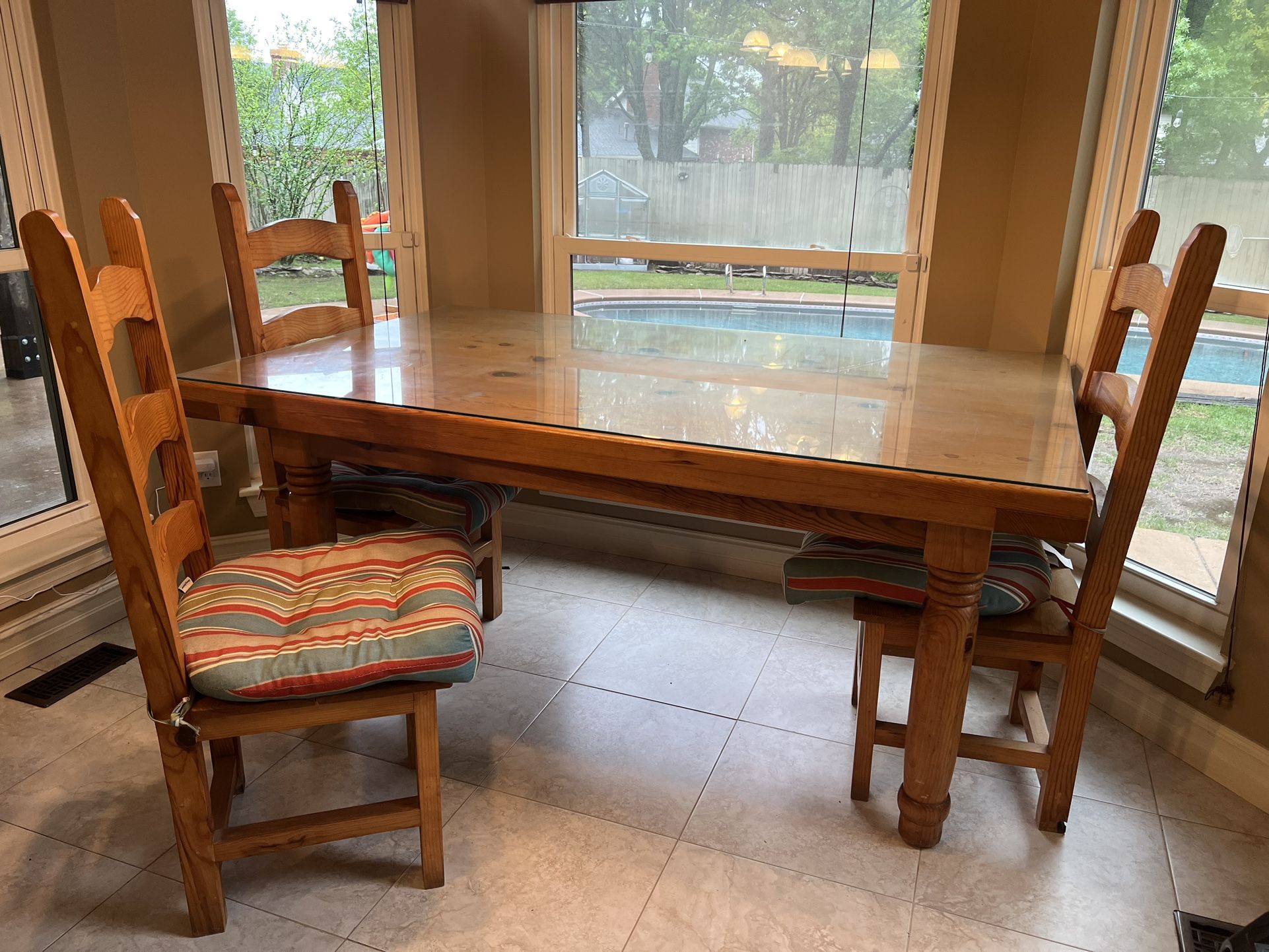 Dining Table - Comedor