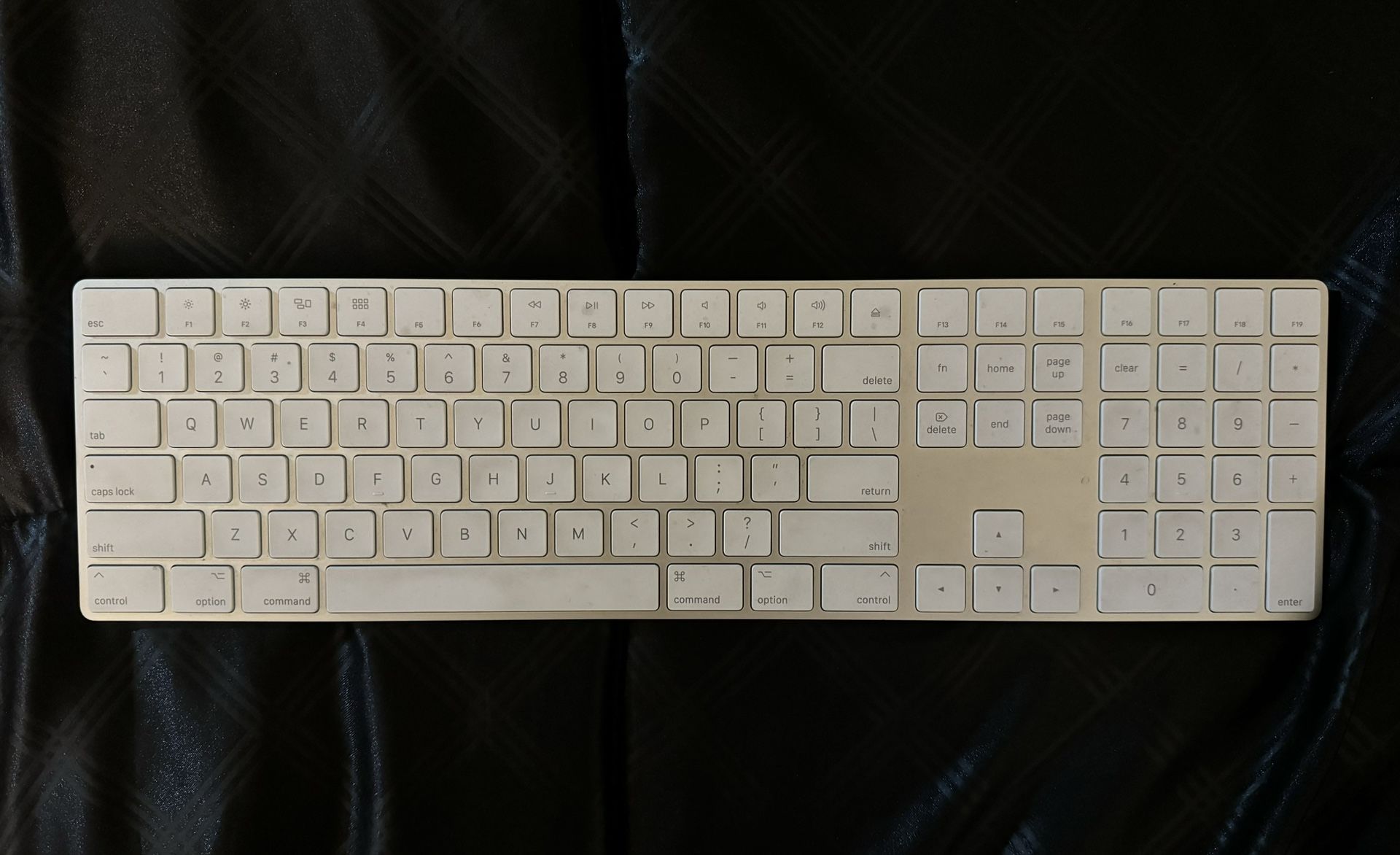 Apple Keyboard with Numeric Keypad