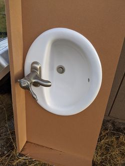 Bathroom sink