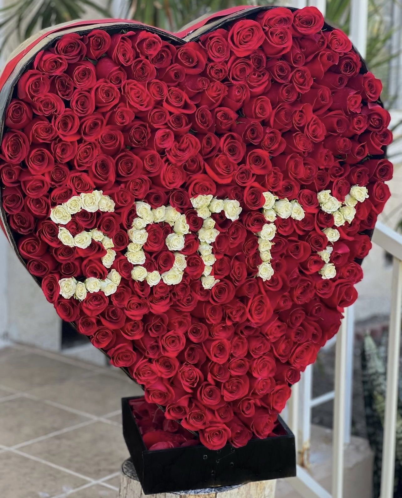 FLORAL BOUQUETS / ARREGLOS FLORALES 